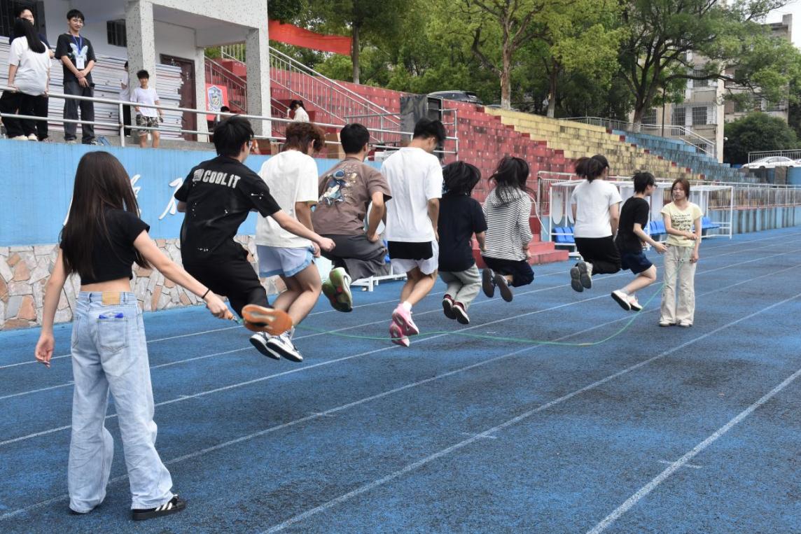 跃动潇湘，绳彩飞扬---我院承办学校第三届跳绳比赛（图）