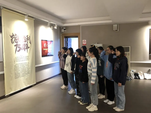 图片1 图片1